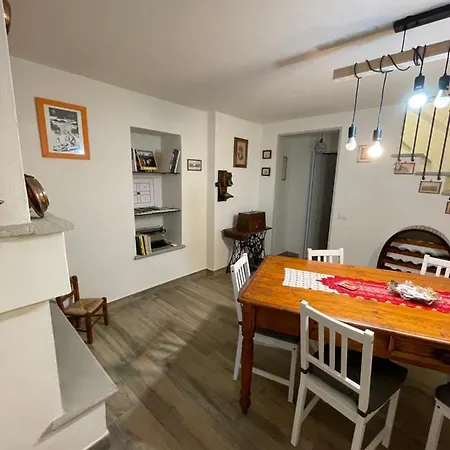 Hébergement de vacances Sassaia11 *